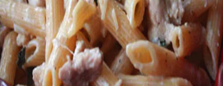Penne Pasta with Gorgonzola and Chicken