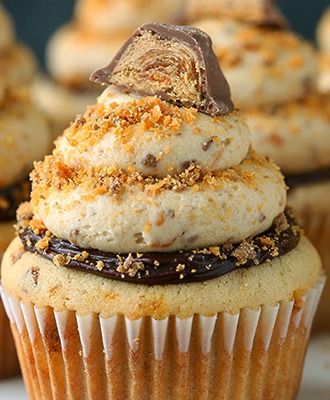 BUTTERFINGER CUPCAKES 