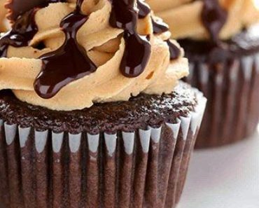 Reese Peanut Butter Cupcakes