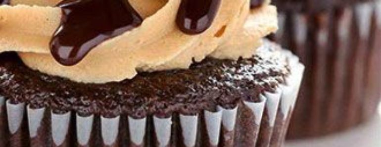 Reese Peanut Butter Cupcakes