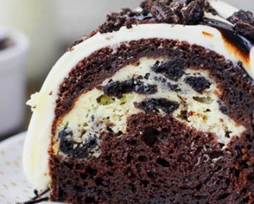 Chocolate Cake with Oreo and Cream Cheese Filling