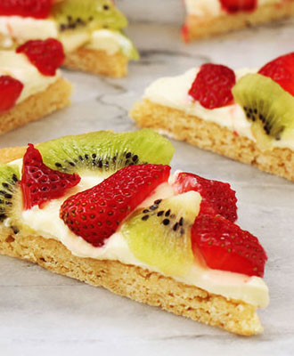 Strawberry-Kiwifruit Pizza in a Cookie Crust 
