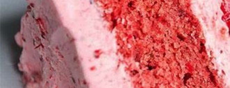 Strawberry Cake with Strawberry Buttercream Frosting