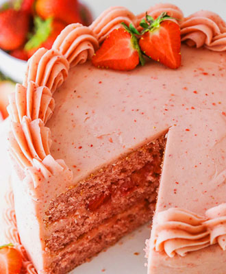 Fresh Strawberry Cake 