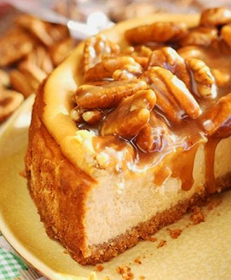 Caramel Pecan Cheesecake 