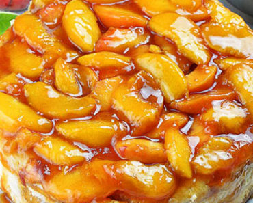 Peach Cobbler Cheesecake