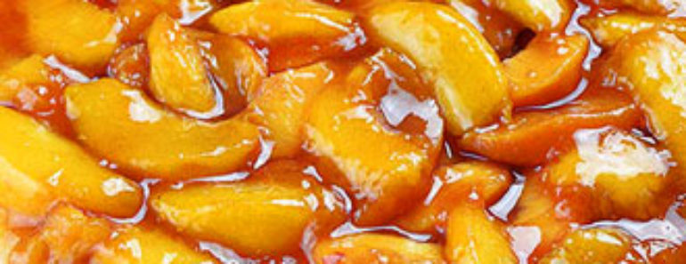 Peach Cobbler Cheesecake