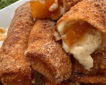 Peach Cobbler Cheesecake Stuffed Eggrolls