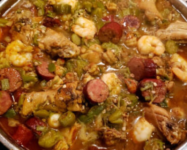 okra stew with chicken, sausage, shrimp and crawfish tails, onion and green peppers