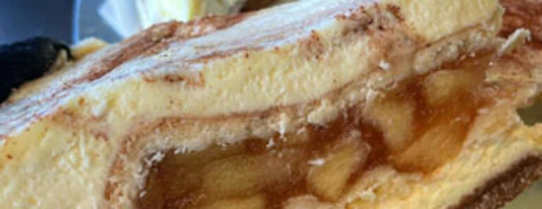 Apple Pie Stuffed Cheesecake