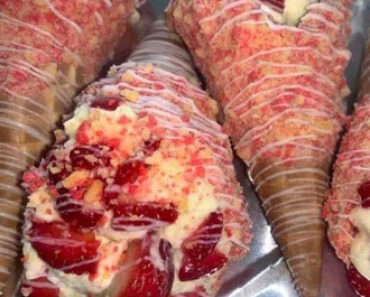 Strawberry Crunch Cheesecake Cones