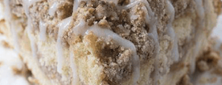 Cinnamon Apple Crumb Cake