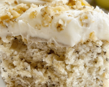 Amazing Banana Bread Cake with Cream Cheese Frosting
