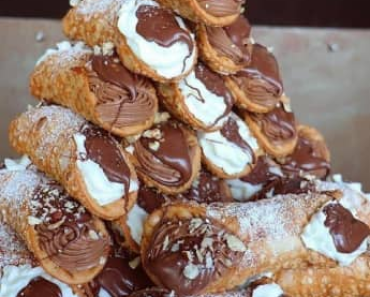 Chocolate Cream Horns