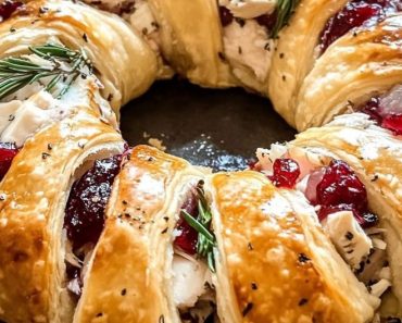 Savory turkey and cranberry crescent ring