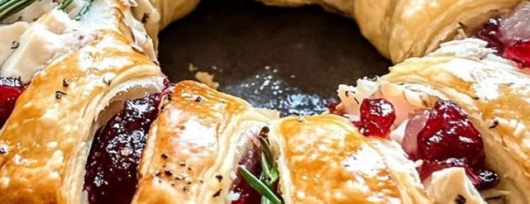 Savory turkey and cranberry crescent ring