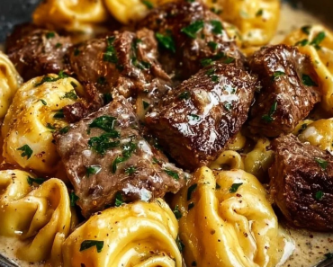 Garlic Steak Tortellini in Creamy House Sauce Bliss