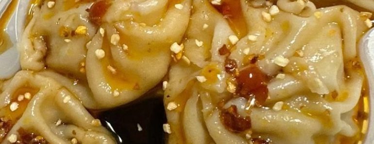 Spicy Chili Oil Steamed Dumplings