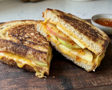 Hot Honey Apple Cheddar Sandwich