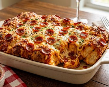 Pepperoni Pizza Monkey Bread